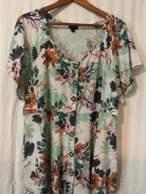 Torrid Floral Ribbed Button‑Front Top – Size 2 thumbnail 1