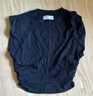 Bershka Black Top thumbnail 1