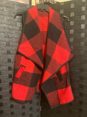 Super Cute Black and Red Buffalo Check Sleeveless Open Front Vest Size Medium thumbnail 2