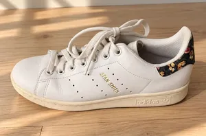 Adidas Stan Smith White Leather Floral Sneakers Women’s Size 8 thumbnail 1