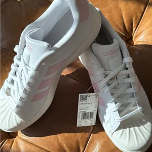 Adidas Women's Street Talk Pink & White thumbnail 1