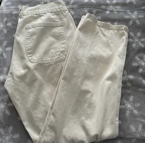 Brandy Melville Cargo Pants thumbnail 2