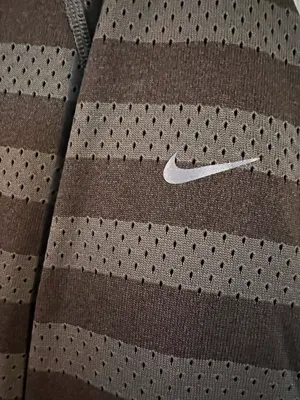 Nike Mesh Top Size Medium thumbnail 2
