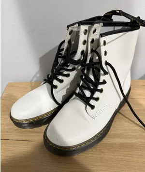 Dr. Martens WOMAN AIR WAIR ZAVALA COMBAT BOOTS - SIZE 6 thumbnail 1