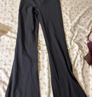 lululemon black groove pants super high rise size 2 thumbnail 4