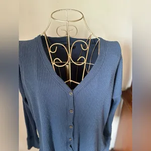 Abercrombie & Fitch Ribbed Button Down V-Neck Top XS Blue thumbnail 4