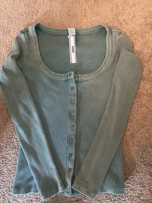 Victoria’s Secret Ribbed Long Sleeve thumbnail 3