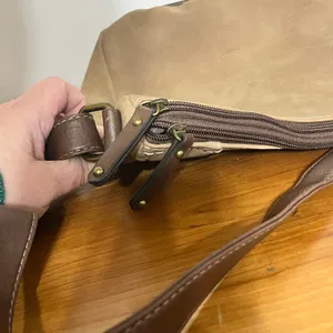 BOC Born Concept Crossbody Bag Tan Faux Suede Brown Trim Stitched‎ Messenger Bag thumbnail 4