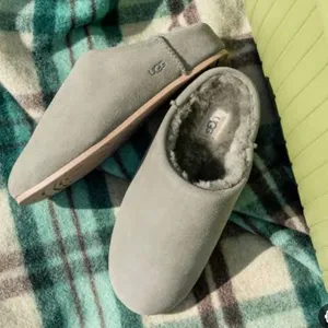 NIB UGG Elea Slip-On Clog thumbnail 2