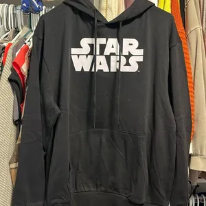 NWT Star Wars Boba-Fett hooded sweatshirt thumbnail 2