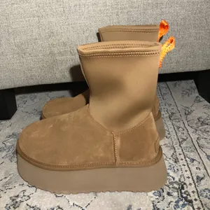 Ugg Classic Dipper platform short boots in Chestnut suede tan thumbnail 5