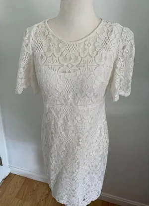 White lace dress size 6 wedding like dress short bride night out thumbnail 1