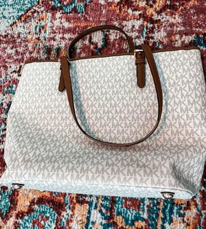 Michael Kors Signature Purse thumbnail 2
