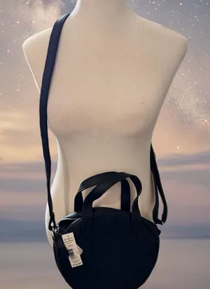 Elegant Black Crossbody‎ Bag thumbnail 1