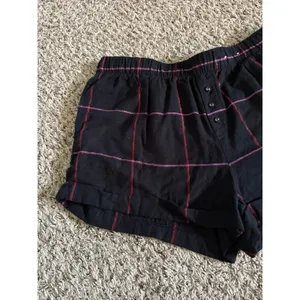 Stars Above Women's Black Red windowpane flannel pajama shorts Size Medium thumbnail 2