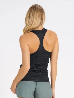 Vuori lux performance tank in camo thumbnail 2