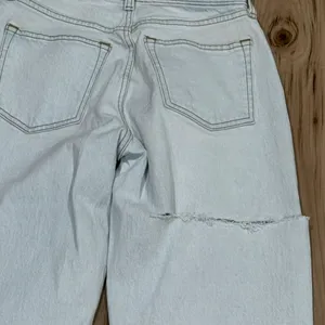 Abercrombie and Fitch The Baggy Mid Rise Jeans Women’s 00/24 thumbnail 5