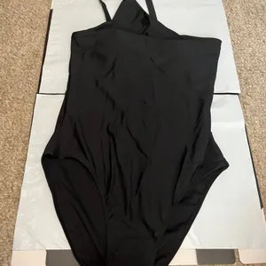 New Quince Women's Italian One Shoulder One Piece Swimsuit Black Size Medium thumbnail 3