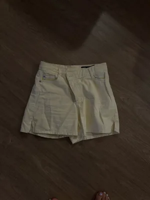 ZARA Yellow Denim Shorts High-Waisted thumbnail 3