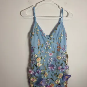 Bebe Blue Floral Flowers Sheer Sleeveless Dress thumbnail 3