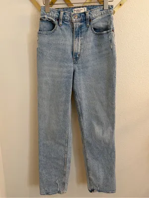 Abercrombie & Fitch The 90s Straight Ultra High Rise Curve Love Jeans 26 2 thumbnail 2