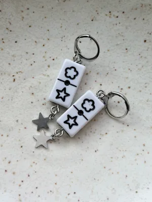 Handmade y2k Kawaii grunge funky harajuku style black&white dice & star dangle earrings🎲🌟 thumbnail 5