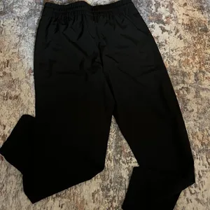 Women's Joggers Black thumbnail 2