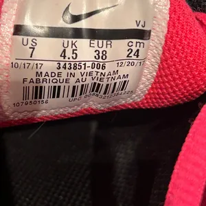 Nike Women's Black and Pink Athletic Shoes thumbnail 9