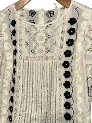 Anthropologie Floreat 4 White Eyelet Lace Black Floral Trim Veille Peasant Top thumbnail 6