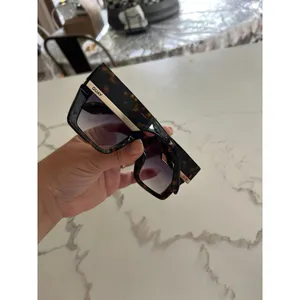 Quay Australia Women's Notorious Sunglasses new‎ thumbnail 3