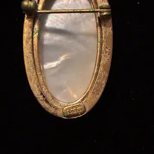 Vintage 12k Gold-Filled Mother of Pearl Pendant. thumbnail 5