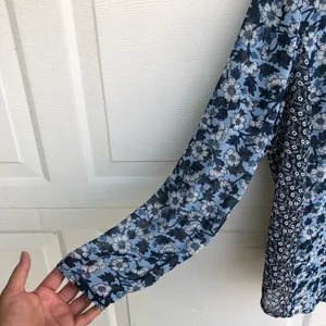 J Jill Women’s Shirt Blue Floral Long Sleeve Mixed Print Large thumbnail 6