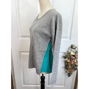 Olivia & Grace 100% Cashmere Sweater Size M Grey Turquoise Crewneck Soft Knit thumbnail 6