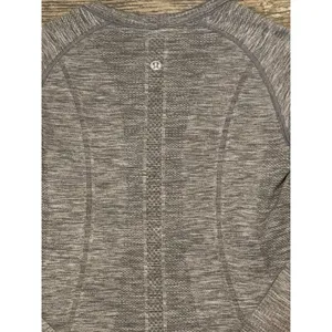 Lululemon Swiftly‎ Tech Long Sleeve Shirt Heathered Grey Size 6 Activewear Top thumbnail 5