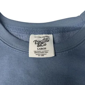 Pacific & Co L Gatlinberg Tennessee Crewneck Sweatshirt Blue Patchwork Logo‎ thumbnail 2