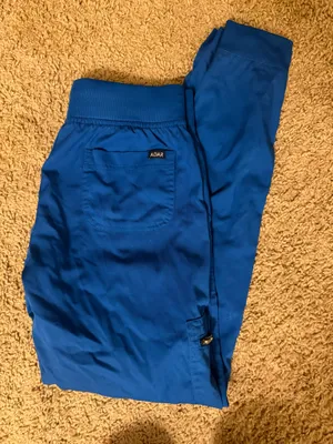 Amazon Adar jogger scrubs thumbnail 2