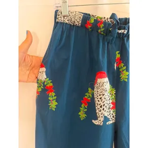 SAATVIK Navy w/White Leopard Pajamas Set Christmas Garland Santa Hat Womens M thumbnail 8