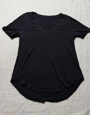 Lululemon Love Tee V Short Sleeve V-Neck Shirt Black Curved Hem Size 12 4572 thumbnail 1