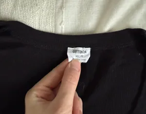 Black round/square neck short sleeve thumbnail 2
