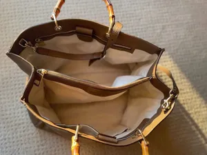Gucci Brown Leather Tote with Bamboo Handles thumbnail 3