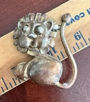 Vintage Lion Brooch thumbnail 1