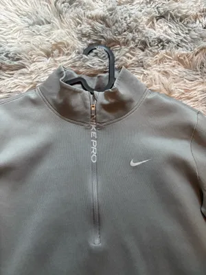 Nike Quarter-Zip Dri-Fit thumbnail 2