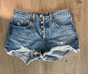 Levi's Light Blue Button-Fly Relaxed Jeans thumbnail 1