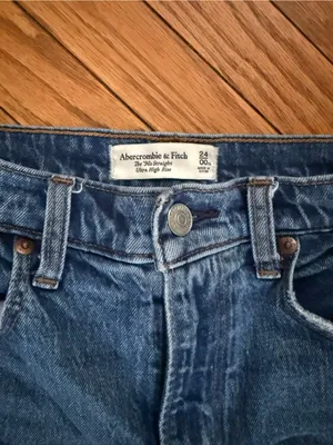 Abercrombie Women’s Distressed Blue Denim Jeans thumbnail 4