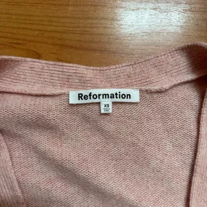 Reformation Varenne Cashmere Cardigan in Blush Size XS thumbnail 5