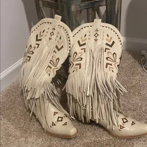 Cowboy Classy Stylish Quilted Boots Size 8, Worn Once thumbnail 1