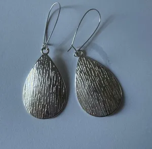 Elegant Silver Teardrop Earrings thumbnail 1