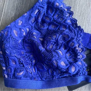 Frederick’s of Hollywood Blue Lace Bralette Medium New thumbnail 2