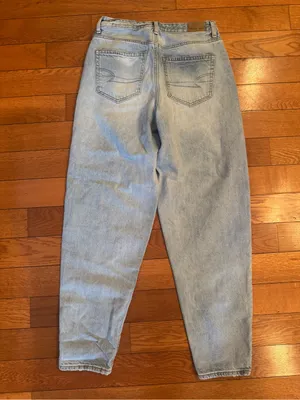 American Eagle Relaxed Mom Jeans – Size 2 Long, Light Wash thumbnail 6