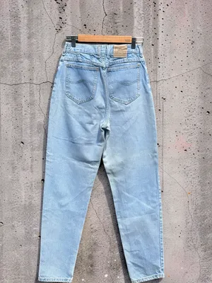 Vintage Lee Women’s High-Rise Mom Jeans Light Wash Tapered Leg 27x32 thumbnail 14